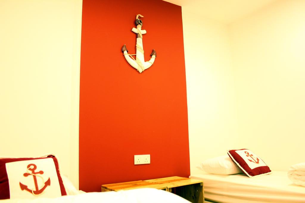 Roof Talk Theme Hostel Johor Bahru Exterior foto
