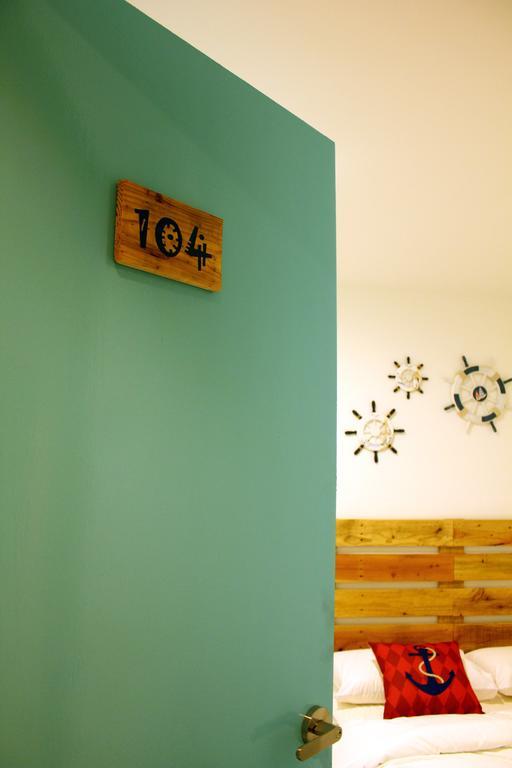 Roof Talk Theme Hostel Johor Bahru Exterior foto