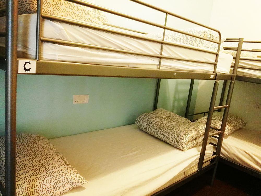 Roof Talk Theme Hostel Johor Bahru Exterior foto